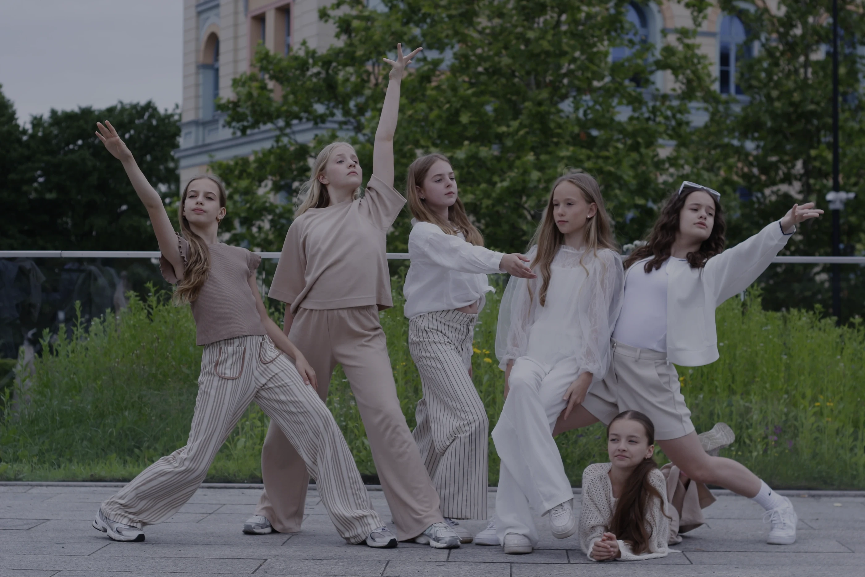 - 'file://gq7q1qeqi5ax1z57'